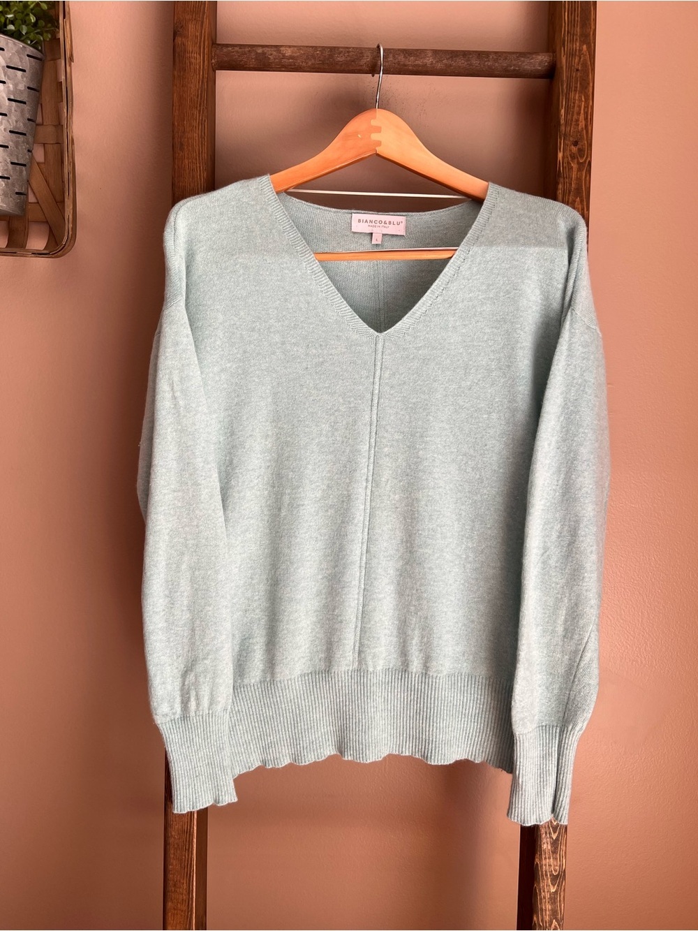 Bianco & Blue Cashmere Mint V-Neck Women's Sweater